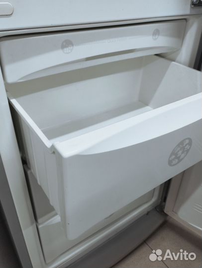 Холодильник 