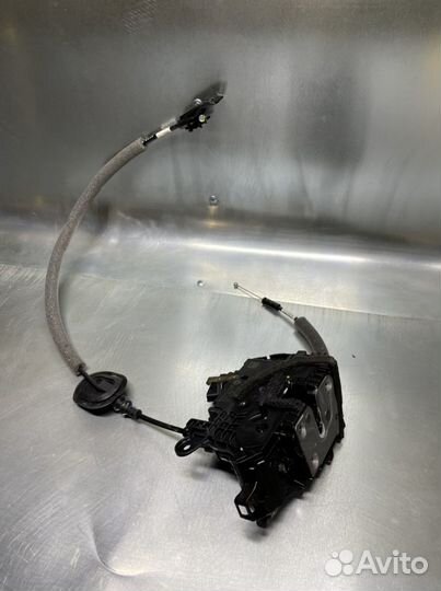 Renault Arkana замок двери