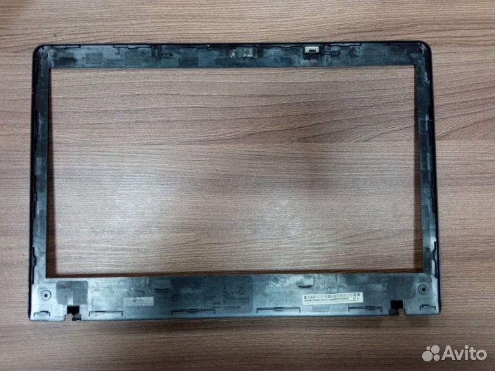 Безель, рамка матрицы Samsung NP355V4C AP0RV000610