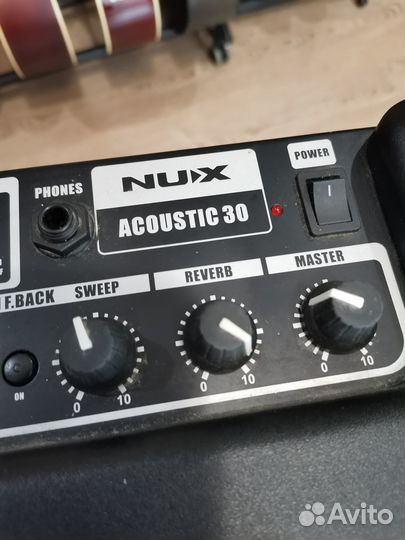 Комбоусилитель для акустической гитары NUX 30
