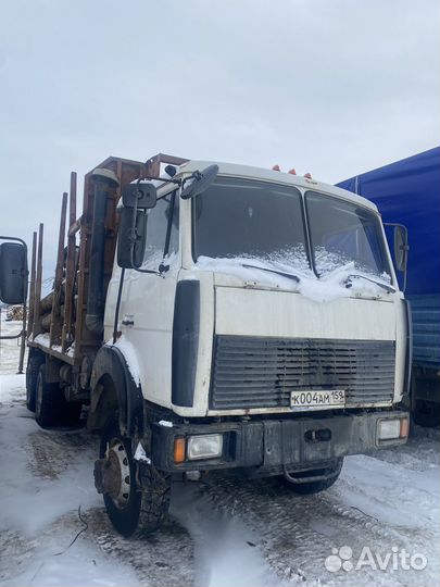 Водитель на маз лесовоз