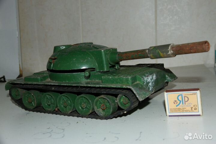 Игрушка танк СССР