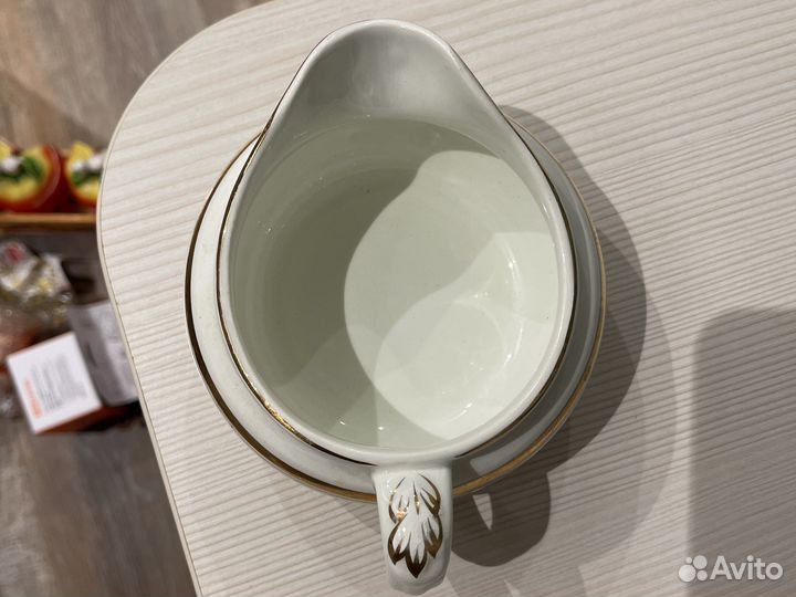 Молочник позолота зик