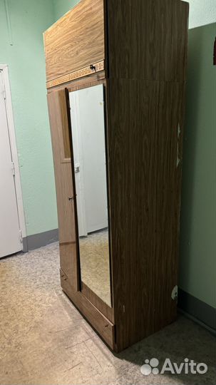 Шкаф распашной даром
