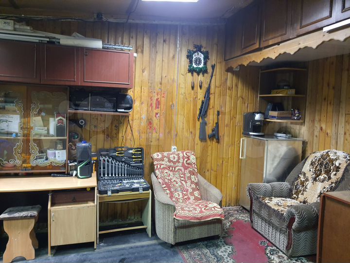 Гараж, > 30 м²