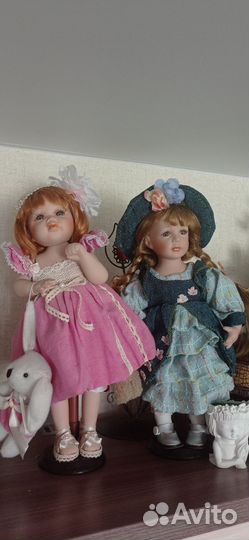 Кукла фарфоровая