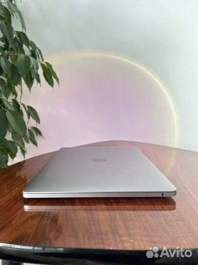 Macbook Pro 13 2020 m1 8gb 256gb