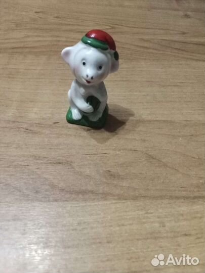 Статуэтки, сувениры