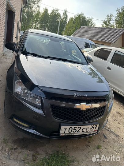 Машина chevrolet cruze