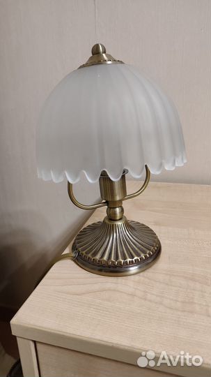 Светильник прикроватный