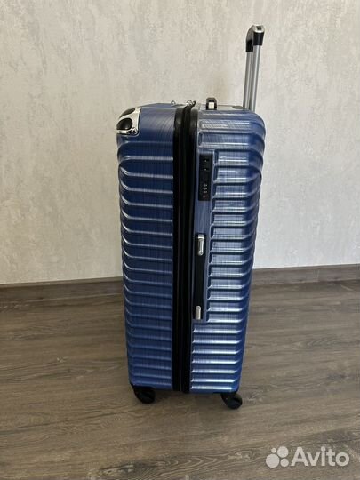 Чемодан на колесах большой XL