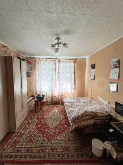 Комната 12 м² в 9-к., 2/5 эт.