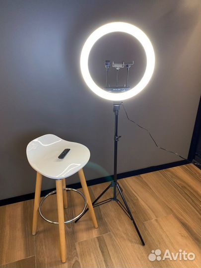 Кольцевая лампа 45 см со штативом новая RGB