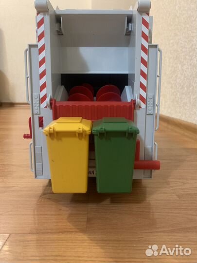 Продам мусоровоз Брудер