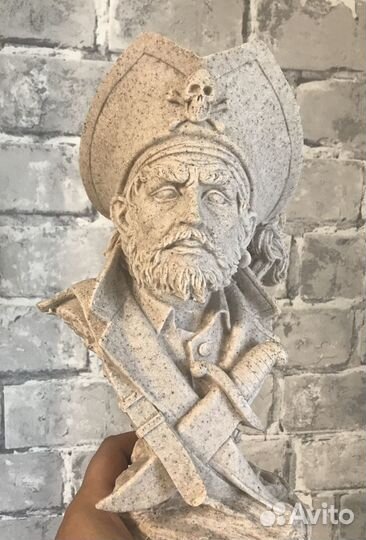 Скульптура Пирата