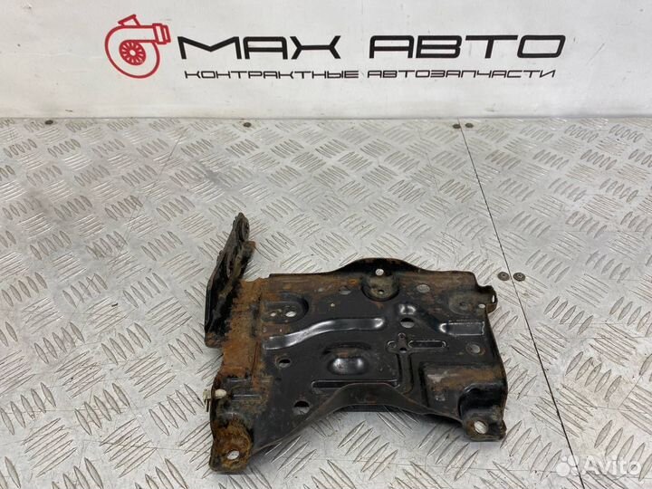 Б/У Площадка под аккумулятор (крепление акб)