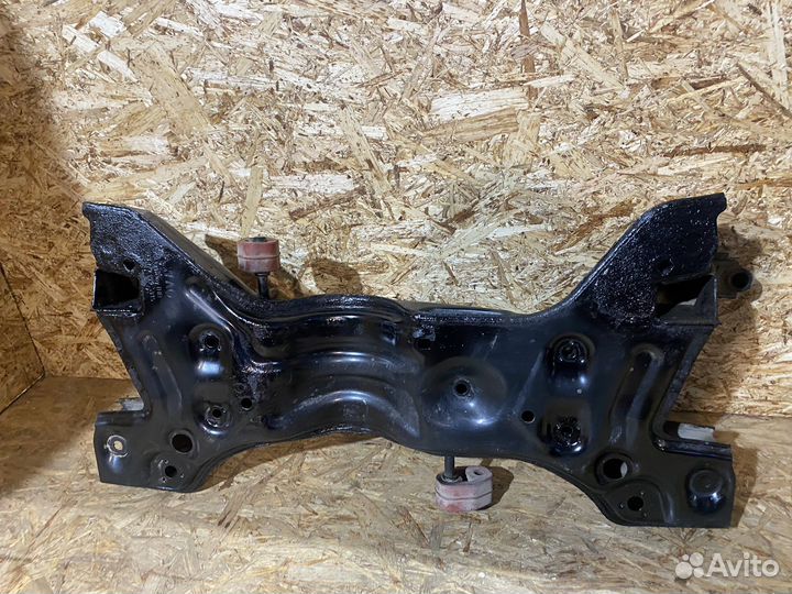 Подрамник двигателя передний Skoda Fabia 2 07-15