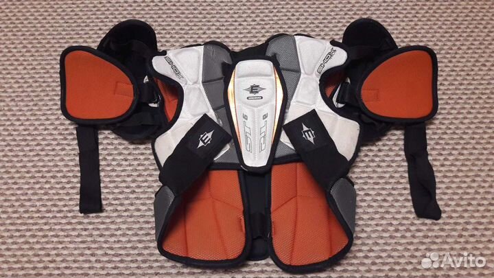 Хоккей Защита груди