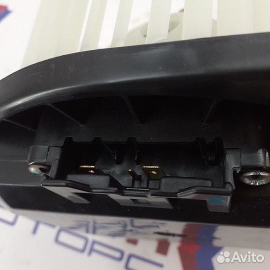 Мотор печки MO550038 Nissan Murano