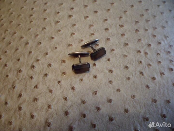 Запонки серебренные с камнем. СССР