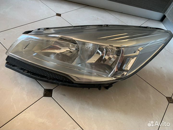 Фара левая Kuga 2 до рестайлинг