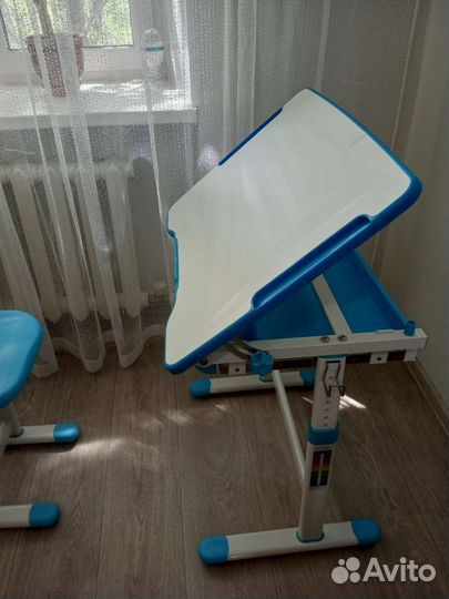 Детская растущая парта со стулом