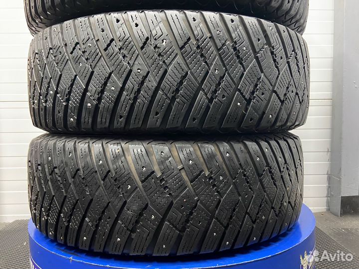 Goodyear UltraGrip Ice Arctic SUV 225/65 R17 102T