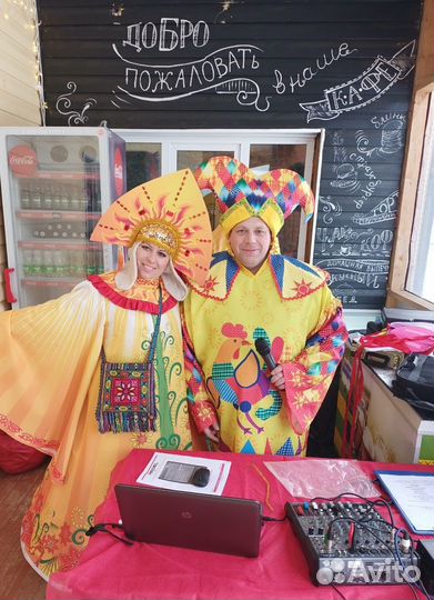 Поющие ведущие, диджей