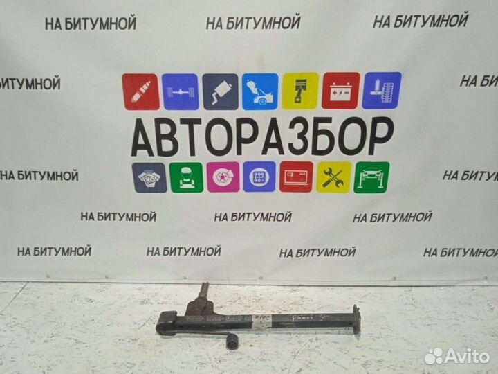 Домкрат Mercedes-Benz E W210 2.2 CDI