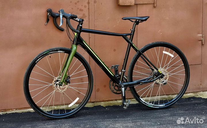 Гравэл велосипед GT Grade