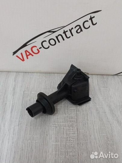 Защелка лючка бензобака Volkswagen Passat B6 2.0