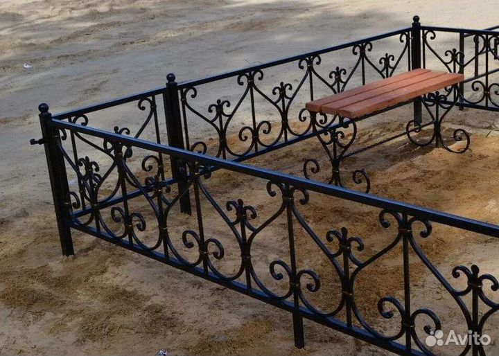 Кованные кресты, оградки