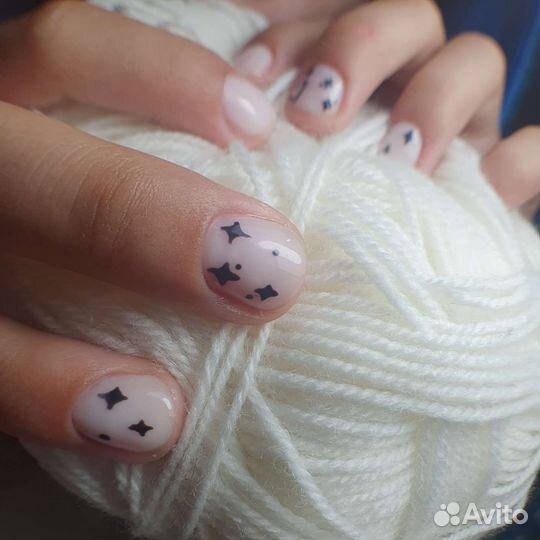 Модель на маникюр (молодая)