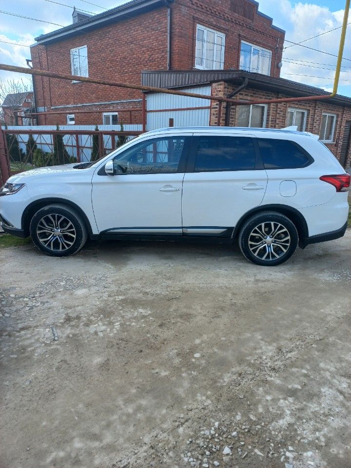Mitsubishi Outlander: фото владельца