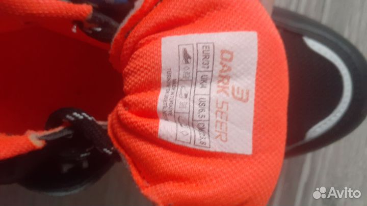 Кроссовки женские