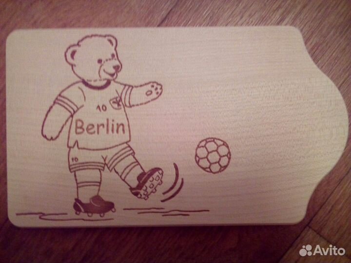 Берлинский мишка-футболист