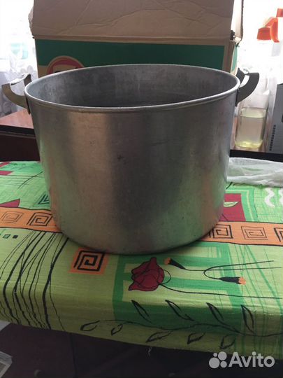 Кастрюля эмалированная новая