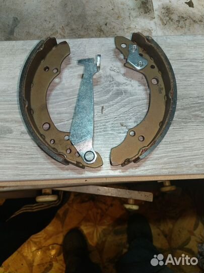 Тормозные колодки задние на volkswagen polo