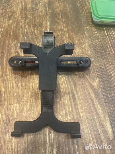 Держатель планшета в машину