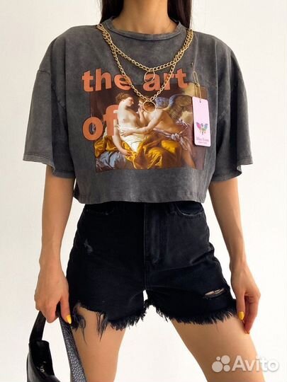 Футболка женская укороченная