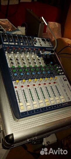 Микшерный пульт Soundcraft Signature 10