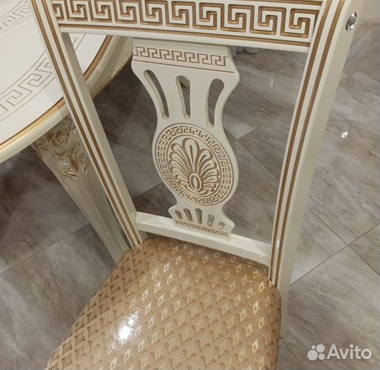 Кухонный стол и стулья. Новое