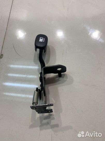 Рычаг открывания лючка бензобака (Kia Picanto III)