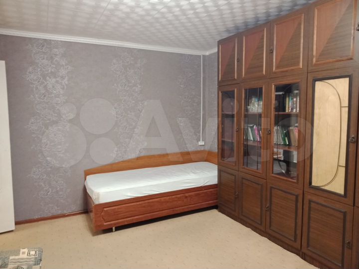 2-к. квартира, 57 м², 1/2 эт.