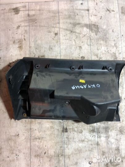 Бардачок Skoda Octavia A4 Tour 1.6 BFQ