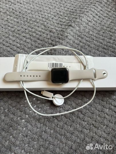 Часы Apple Watch SE 40мм