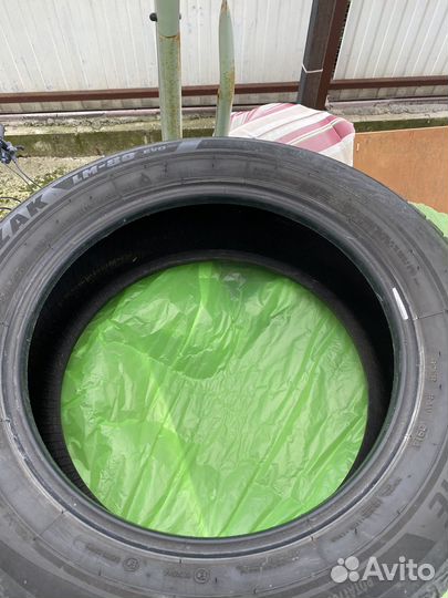 Bridgestone Blizzak LM-80 Evo 215/60 R34 96