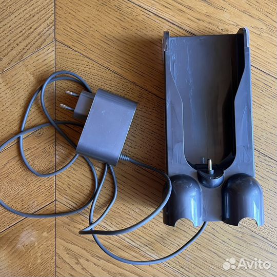 Насадка и док станция для Dyson V10