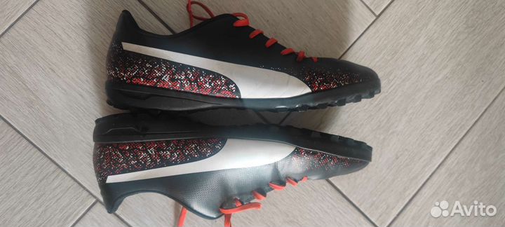 Футбольные бутсы puma