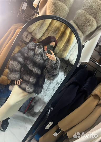 Шуба из натурального меха чернобурки новая